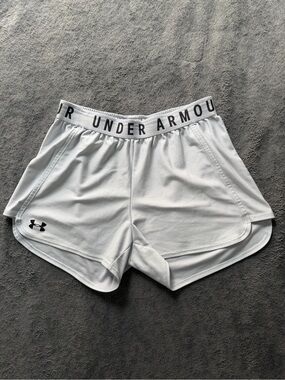 Under Armour High Rise Loose Fit Athletic Short 3”